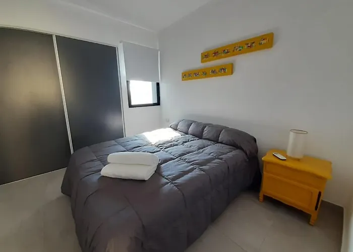 Departamento 1 Dormitorio - Balcon Y Luz Natural Cerca De La Casa Historica